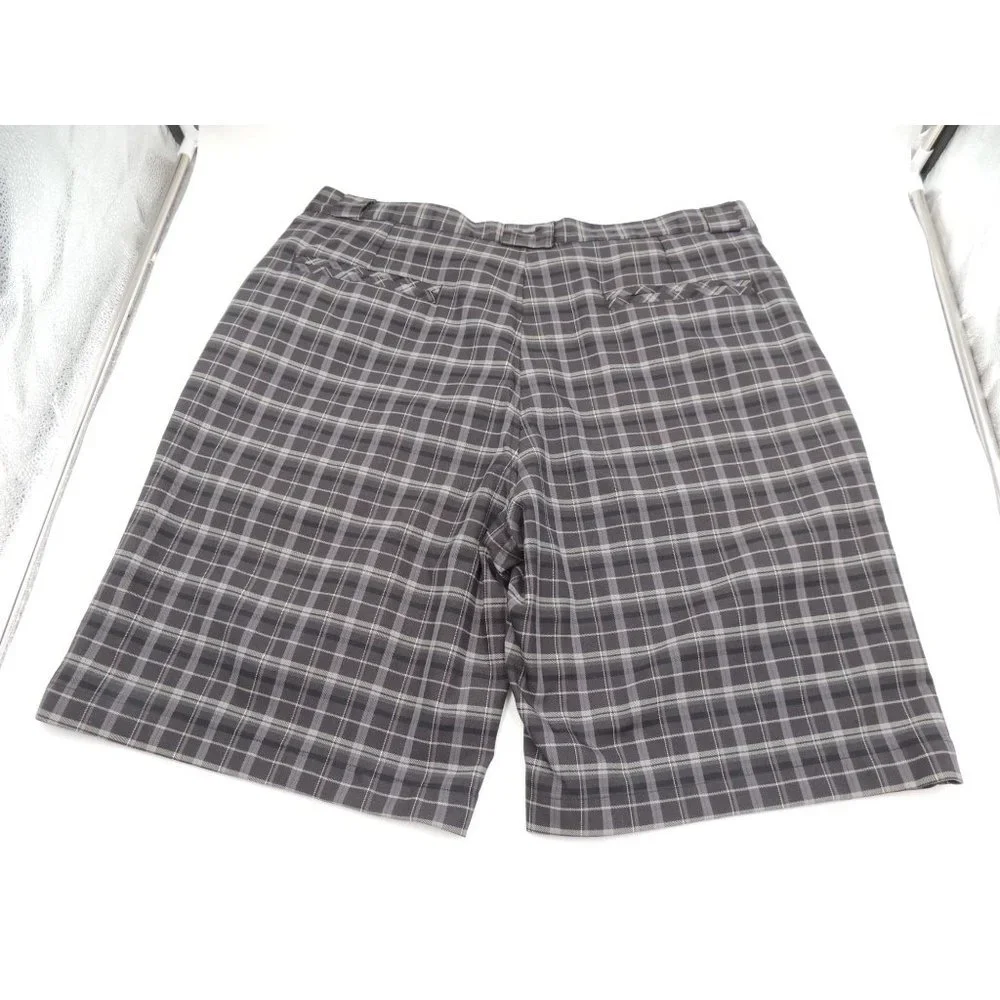 Under Armor Mens Golf Shorts size 38R - Picture 2 of 4